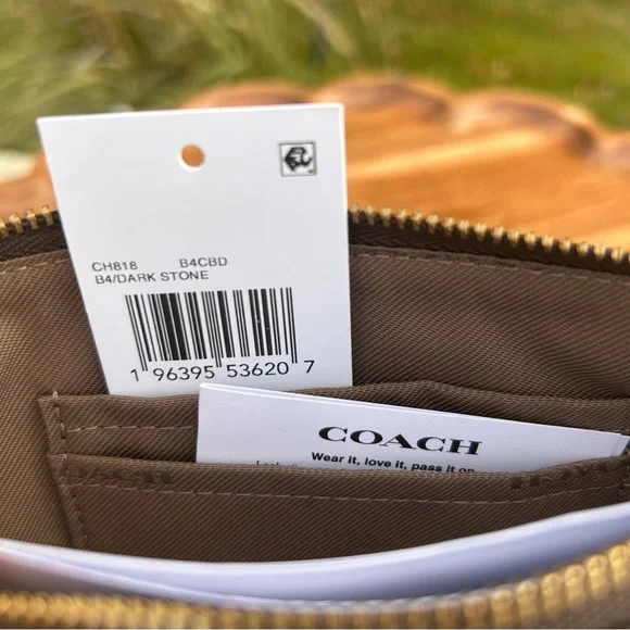 Coach Essentials Wristlet Stone Pebble Leather CH818, NWT - Picture 7 of 13
